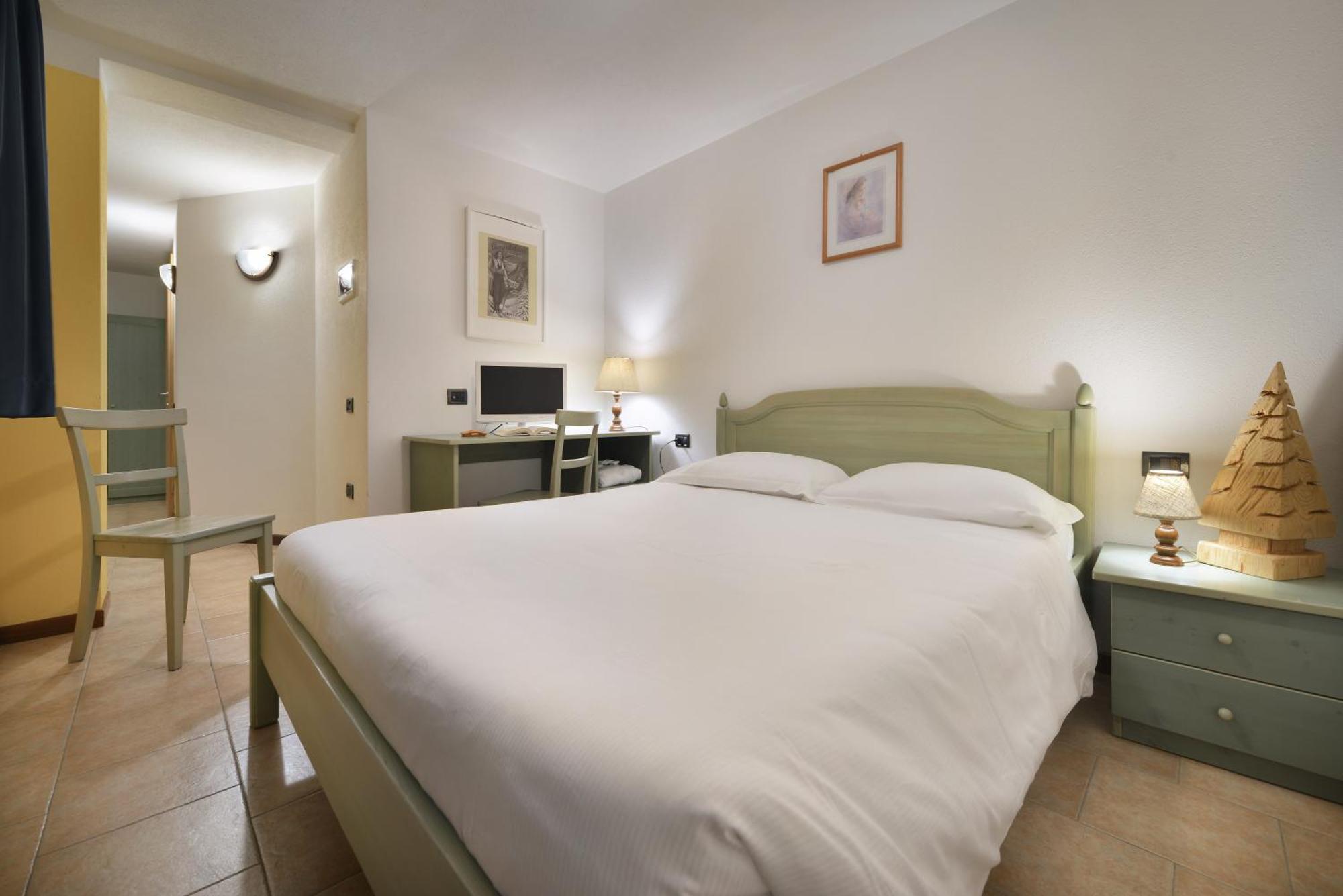 Hotel Tambo Campodolcino Ngoại thất bức ảnh