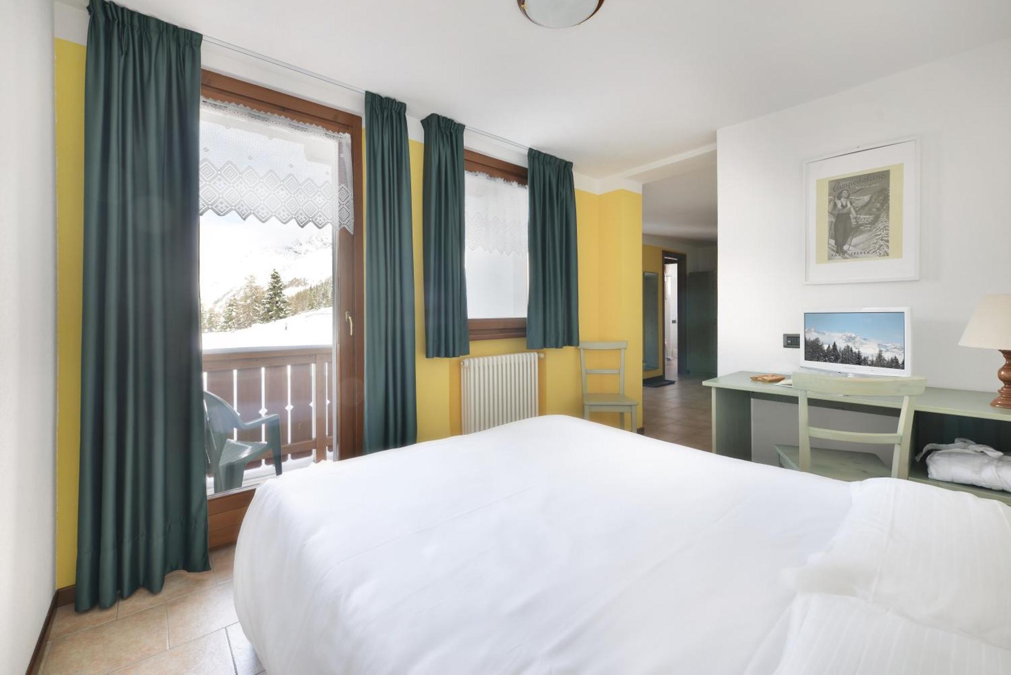 Hotel Tambo Campodolcino Ngoại thất bức ảnh