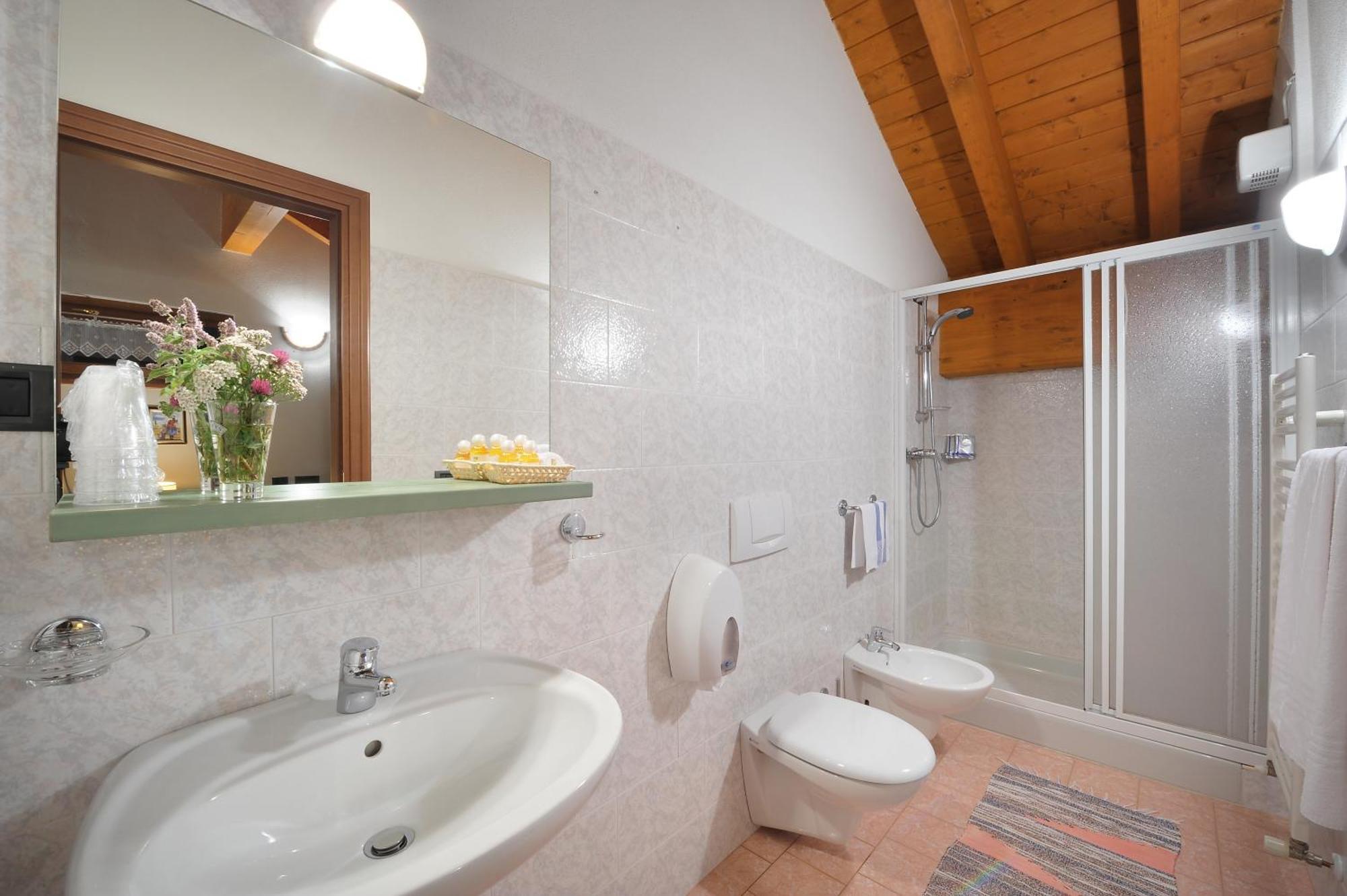 Hotel Tambo Campodolcino Ngoại thất bức ảnh