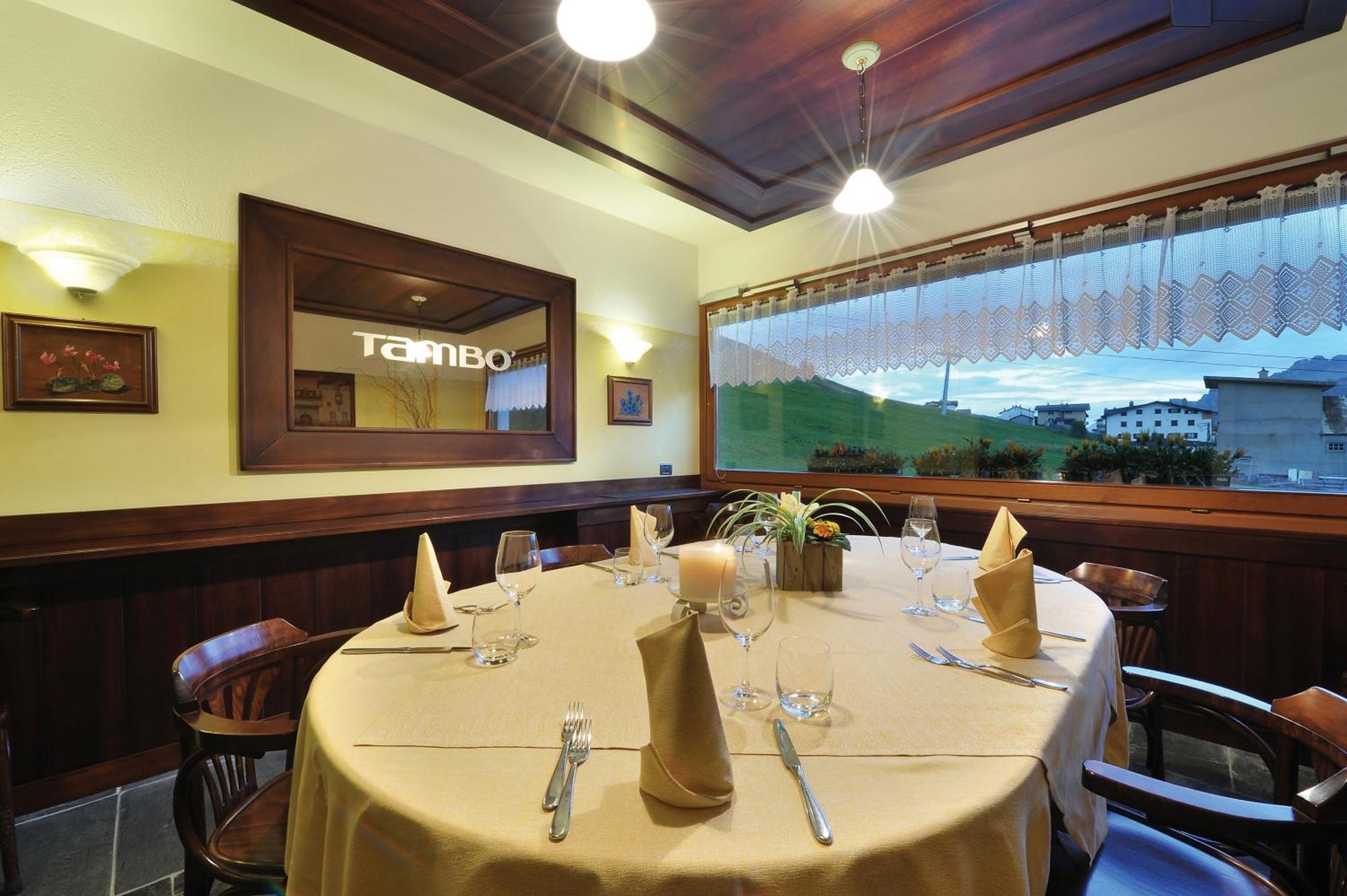 Hotel Tambo Campodolcino Ngoại thất bức ảnh